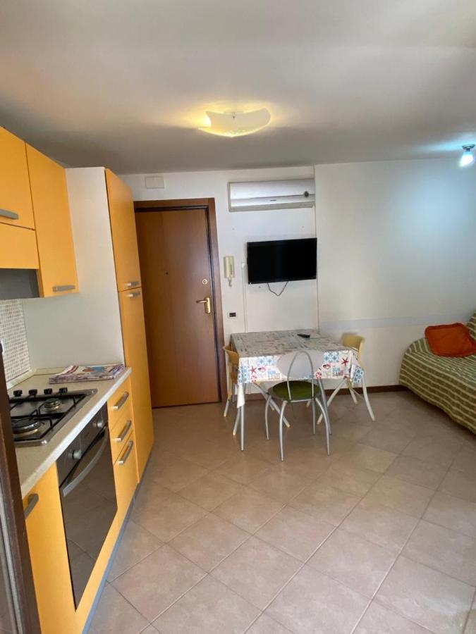 Appartamento Casa Vacanze 70M2 Алба Адриатика Екстериор снимка
