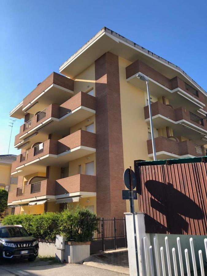 Appartamento Casa Vacanze 70M2 Алба Адриатика Екстериор снимка